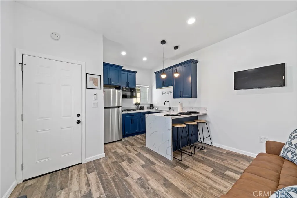 1513 W 215th Street, Torrance, California 90501 home-pic-28